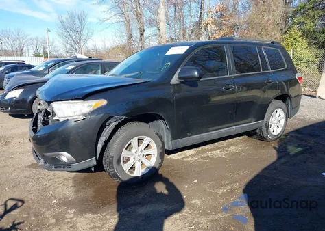 2011 Toyota Highlander Base V6 из США, поврежденный, VIN 5TDBK3EH7BS067892
